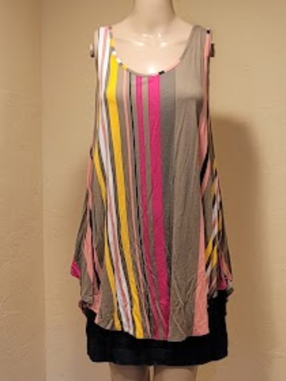 Lane Bryant sleeveless high-low curved hem -size 14/16